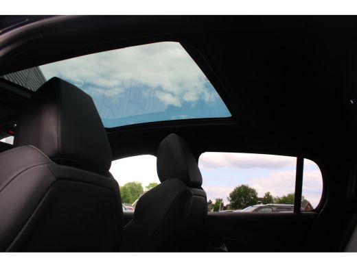 Peugeot 208 1.2 PureTech GT | Navigatie | Camera | Panoramadak | Apple carplay | 17 Inch | ActivLease financial lease