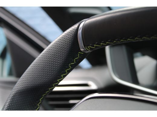 Peugeot 208 1.2 PureTech GT | Navigatie | Camera | Panoramadak | Apple carplay | 17 Inch | ActivLease financial lease