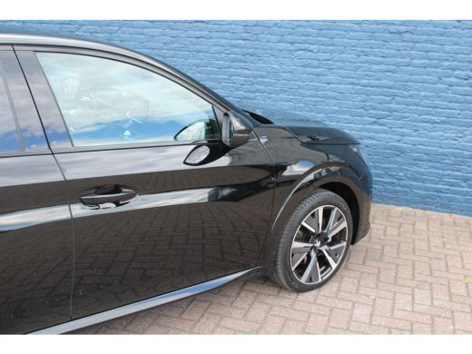 Peugeot 208 1.2 PureTech GT | Navigatie | Camera | Panoramadak | Apple carplay | 17 Inch | ActivLease financial lease