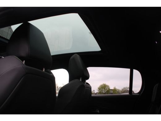 Peugeot 208 Peugeot 1.2 PureTech GT | Navigatie | Camera | Panoramadak | Parelmoer | 39.000km | ActivLease financial lease