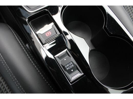 Peugeot 208 Peugeot 1.2 PureTech GT | Navigatie | Camera | Panoramadak | Parelmoer | 39.000km | ActivLease financial lease