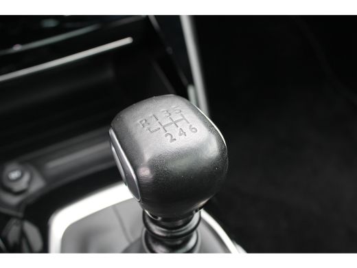 Peugeot 208 Peugeot 1.2 PureTech GT | Navigatie | Camera | Panoramadak | Parelmoer | 39.000km | ActivLease financial lease