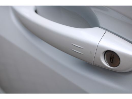 Peugeot 208 Peugeot 1.2 PureTech GT | Navigatie | Camera | Panoramadak | Parelmoer | 39.000km | ActivLease financial lease