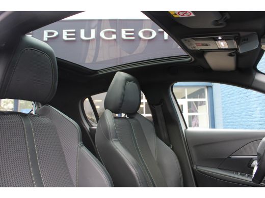 Peugeot 208 Peugeot 1.2 PureTech GT | Navigatie | Camera | Panoramadak | Parelmoer | 39.000km | ActivLease financial lease