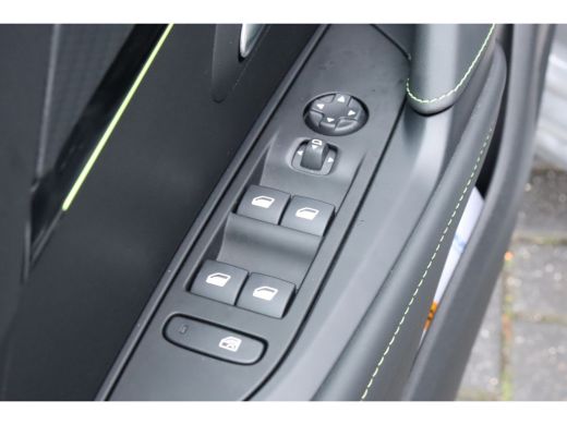 Peugeot 208 Peugeot HYBRID 100PK GT PACK AUTOMAAT / NAVI / LEDER / CLIMA / PDC / 17" LMV / CAMERA / KEYLESS /... ActivLease financial lease