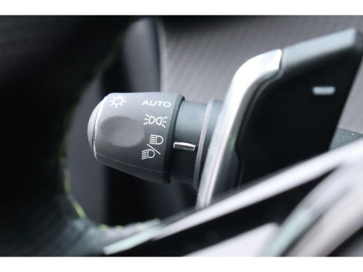 Peugeot 208 Peugeot HYBRID 100PK GT PACK AUTOMAAT / NAVI / LEDER / CLIMA / PDC / 17" LMV / CAMERA / KEYLESS /... ActivLease financial lease
