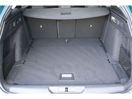 Peugeot 308 SW SW 1.2 HYBRID 136PK ALLURE AUTOMAAT / NAVI / LEDER / CLIMA / LED / PDC / 17" LMV / 360° CAMERA... ActivLease financial lease