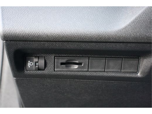 Peugeot 308 SW SW 1.2 HYBRID 136PK ALLURE AUTOMAAT / NAVI / LEDER / CLIMA / LED / PDC / 17" LMV / 360° CAMERA... ActivLease financial lease