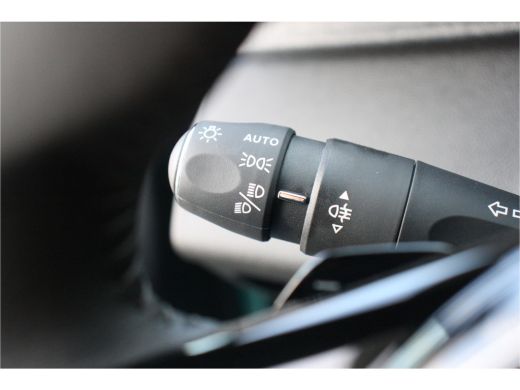 Peugeot 308 SW SW 1.2 HYBRID 136PK ALLURE AUTOMAAT / NAVI / LEDER / CLIMA / LED / PDC / 17" LMV / 360° CAMERA... ActivLease financial lease