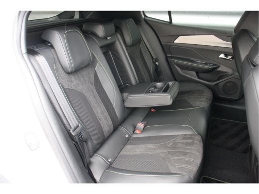 Peugeot 408 Peugeot 1.2 HYBRID 136PK GT AUTOMAAT / NAVI / LEDER / LED / PDC / 19" LMV / CAMERA / KEYLESS / AL... ActivLease financial lease