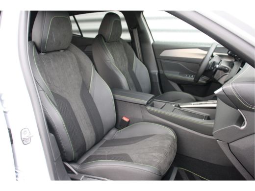 Peugeot 408 Peugeot 1.2 HYBRID 136PK GT AUTOMAAT / NAVI / LEDER / LED / PDC / 19" LMV / CAMERA / KEYLESS / AL... ActivLease financial lease