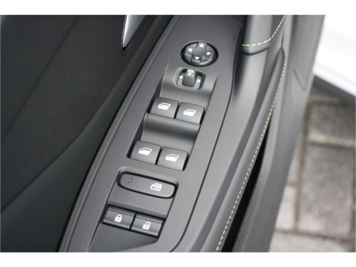 Peugeot 408 Peugeot 1.2 HYBRID 136PK GT AUTOMAAT / NAVI / LEDER / LED / PDC / 19" LMV / CAMERA / KEYLESS / AL... ActivLease financial lease