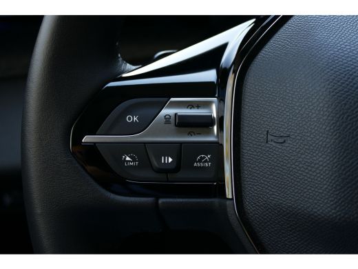 Peugeot 408 1.2 PURETECH 130PK ALLURE PACK AUTOMAAT / NAVI / CLIMA / PDC / 19"LMV / CAMERA / KEYLESS / FULL-L... ActivLease financial lease