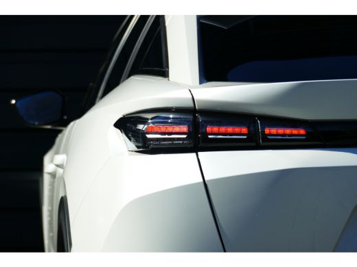 Peugeot 408 1.2 PURETECH 130PK ALLURE PACK AUTOMAAT / NAVI / CLIMA / PDC / 19"LMV / CAMERA / KEYLESS / FULL-L... ActivLease financial lease