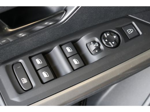 Peugeot 5008 Hybrid 136 e-DCS6 Allure | Panoramic navigation Pack | 7-Zits | Keyless Entry | Camera | LED kopl... ActivLease financial lease