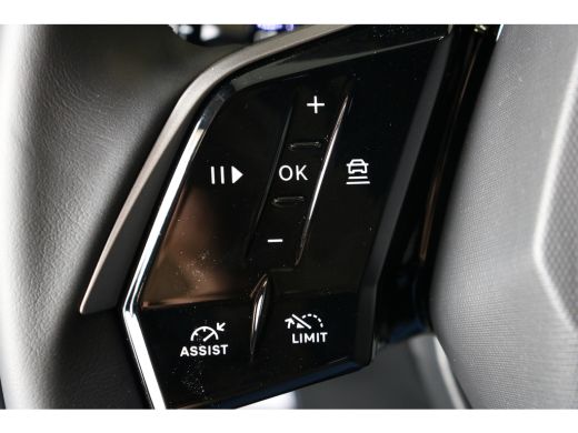 Peugeot 5008 Hybrid 136 e-DCS6 Allure | Panoramic navigation Pack | 7-Zits | Keyless Entry | Camera | LED kopl... ActivLease financial lease