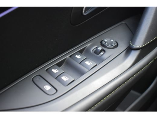 Peugeot e-208 Peugeot EV GT 350 50 kWh 3 Fase | Navigatie | Sportstoelen | 1e Eigenaar | Dealeronderhouden | Ha... ActivLease financial lease