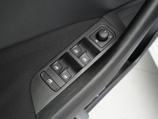 Skoda Kamiq 1.0 TSI 110pk Sport Business Navigatie Virtual Cockpit Clima Lm Velgen 87 ActivLease financial lease