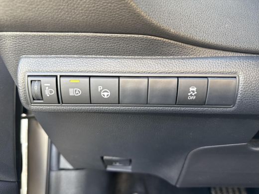 Toyota Corolla 1.8 Hybrid Style Bi-Tone | Navigatie | Apple CarPlay/Android auto | Achteruitrijcamera ActivLease financial lease