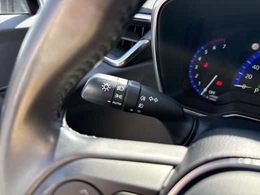 Toyota Corolla 1.8 Hybrid Style Bi-Tone | Navigatie | Apple CarPlay/Android auto | Achteruitrijcamera ActivLease financial lease