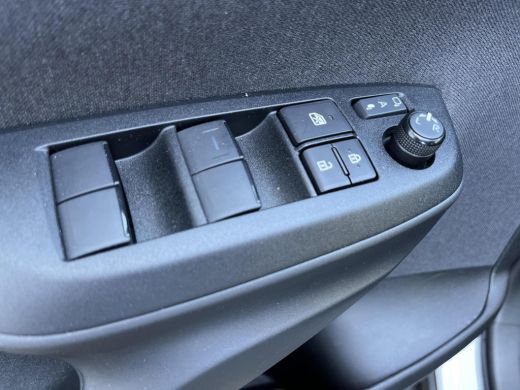 Toyota Yaris Cross 1.5 Hybrid 115 First Edition | All-in prijs | Automaat | Stoelverwarming | Apple / Android auto ActivLease financial lease
