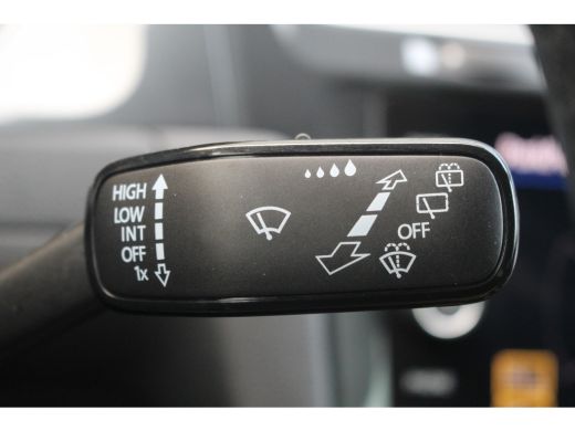 Volkswagen GOLF Variant 1.0 TSI Comfortline | Adapt. Cruise | PDC V+A | Climate | Navi | DAB | LMV 16" | ActivLease financial lease