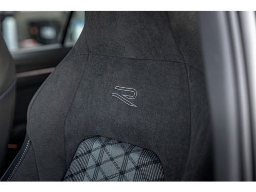 Volkswagen GOLF Variant Volkswagen R-Line Edition Inclusief €2000,- inruilvoordeel || 'App-Connect' draadloze smartphone ... ActivLease financial lease
