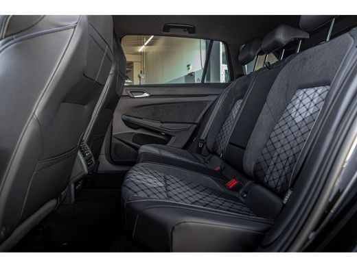 Volkswagen GOLF Variant Volkswagen R-Line Edition Inclusief €2000,- inruilvoordeel || 'App-Connect' draadloze smartphone ... ActivLease financial lease