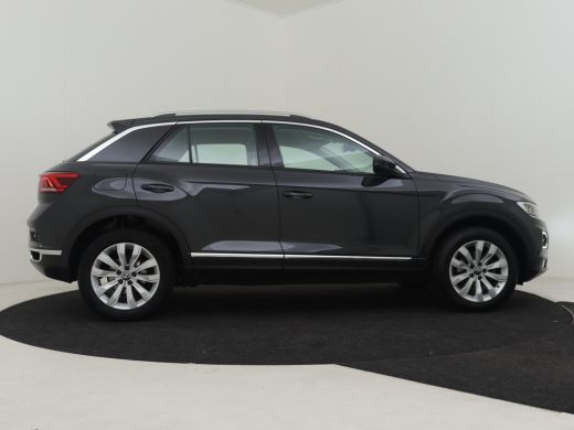 Volkswagen T-Roc 1.5 TSI DSG/AUTO Sport 150pk | 1e eigenaar | Adaptief cruise control | Navigatie | Parkeersensore... ActivLease financial lease