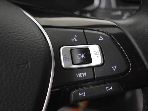 Volkswagen T-Roc 1.5 TSI DSG/AUTO Sport 150pk | 1e eigenaar | Adaptief cruise control | Navigatie | Parkeersensore... ActivLease financial lease