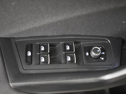 Volkswagen T-Roc 1.5 TSI DSG/AUTO Sport 150pk | 1e eigenaar | Adaptief cruise control | Navigatie | Parkeersensore... ActivLease financial lease