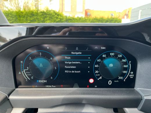 Volkswagen Transporter 2.0 TDI L2H1 30 Bulli | ACC | Apple Carplay | Navigatie | Stoel verwarming | Trekhaak | Sport pak... ActivLease financial lease