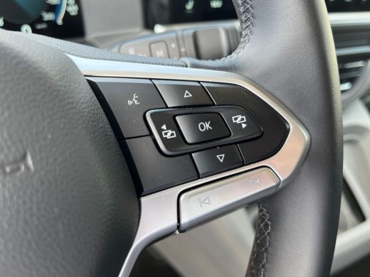 Volkswagen Transporter 2.0 TDI L2H1 30 Bulli | ACC | Apple Carplay | Navigatie | Stoel verwarming | Trekhaak | Sport pak... ActivLease financial lease