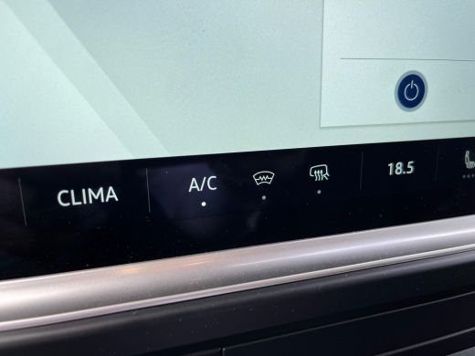 Volkswagen Transporter 2.0 TDI L2H1 30 Bulli | ACC | Apple Carplay | Navigatie | Stoel verwarming | Trekhaak | Sport pak... ActivLease financial lease