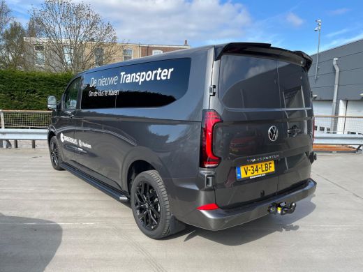 Volkswagen Transporter 2.0 TDI L2H1 30 Bulli | ACC | Apple Carplay | Navigatie | Stoel verwarming | Trekhaak | Sport pak... ActivLease financial lease