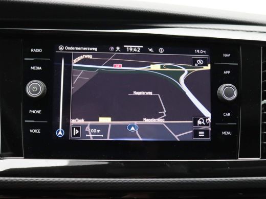Volkswagen Transporter 2.0 TDI L2H1 Caravelle 204PK DSG (gesloten bestel) Achteruitrijcamera, 2x elek. schuifdeur, leder... ActivLease financial lease
