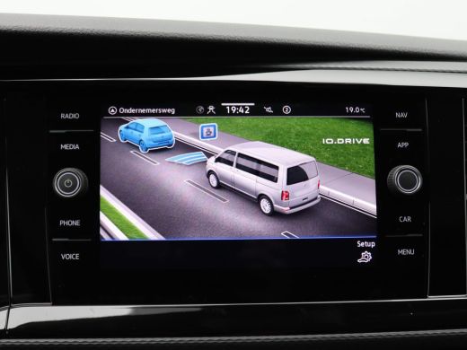 Volkswagen Transporter 2.0 TDI L2H1 Caravelle 204PK DSG (gesloten bestel) Achteruitrijcamera, 2x elek. schuifdeur, leder... ActivLease financial lease