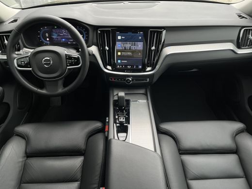 Volvo  S60 2.0 B4 Plus Bright | Achterbank verwarmd | Achteruitrijcamera | Cruise control adaptief met Stop&... ActivLease financial lease