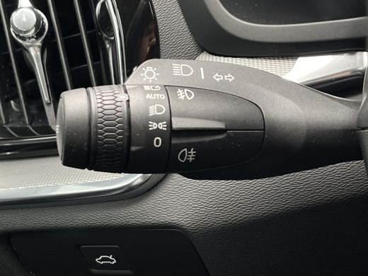 Volvo  S60 2.0 B4 Plus Bright | Achterbank verwarmd | Achteruitrijcamera | Cruise control adaptief met Stop&... ActivLease financial lease