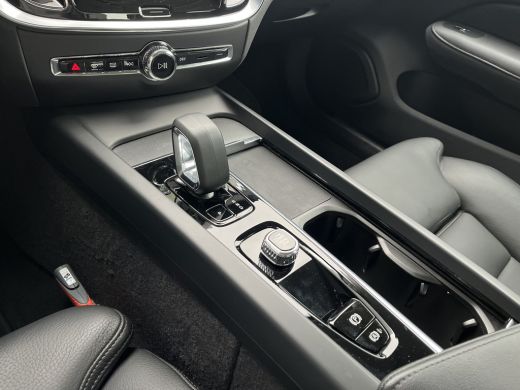 Volvo  S60 2.0 B4 Plus Bright | Achterbank verwarmd | Achteruitrijcamera | Cruise control adaptief met Stop&... ActivLease financial lease