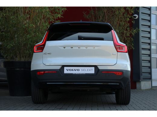 Volvo  XC40 1.5 T4 Recharge R-Design | Trekhaak | 360 Camera | Harman/Kardon | Panoramadak | Adaptive Cruise ActivLease financial lease