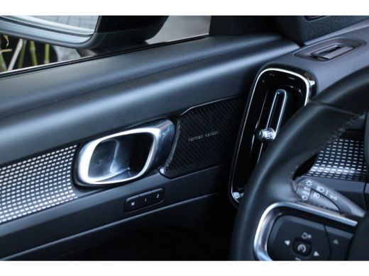 Volvo  XC40 1.5 T4 Recharge R-Design | Trekhaak | 360 Camera | Harman/Kardon | Panoramadak | Adaptive Cruise ActivLease financial lease