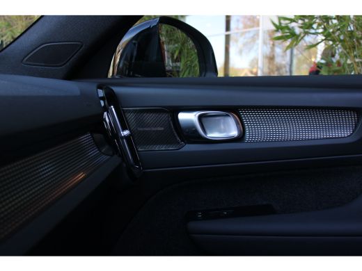 Volvo  XC40 1.5 T4 Recharge R-Design | Trekhaak | 360 Camera | Harman/Kardon | Panoramadak | Adaptive Cruise ActivLease financial lease