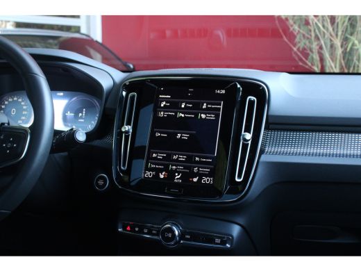 Volvo  XC40 1.5 T4 Recharge R-Design | Trekhaak | 360 Camera | Harman/Kardon | Panoramadak | Adaptive Cruise ActivLease financial lease