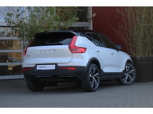 Volvo  XC40 1.5 T4 Recharge R-Design | Trekhaak | 360 Camera | Harman/Kardon | Panoramadak | Adaptive Cruise ActivLease financial lease