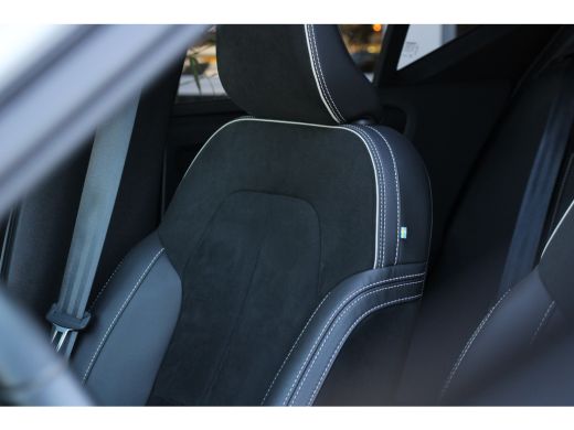 Volvo  XC40 1.5 T4 Recharge R-Design | Trekhaak | 360 Camera | Harman/Kardon | Panoramadak | Adaptive Cruise ActivLease financial lease