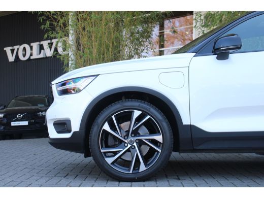 Volvo  XC40 1.5 T4 Recharge R-Design | Trekhaak | 360 Camera | Harman/Kardon | Panoramadak | Adaptive Cruise ActivLease financial lease
