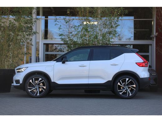 Volvo  XC40 1.5 T4 Recharge R-Design | Trekhaak | 360 Camera | Harman/Kardon | Panoramadak | Adaptive Cruise ActivLease financial lease
