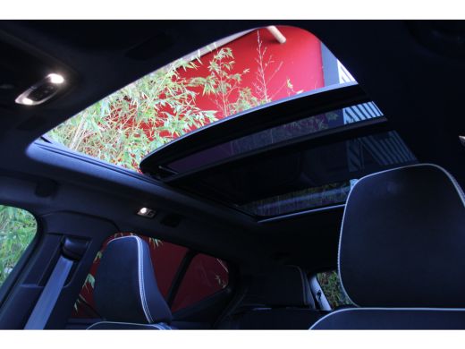 Volvo  XC40 1.5 T4 Recharge R-Design | Trekhaak | 360 Camera | Harman/Kardon | Panoramadak | Adaptive Cruise ActivLease financial lease
