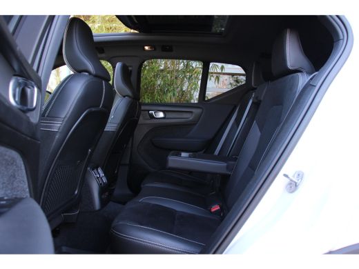 Volvo  XC40 1.5 T4 Recharge R-Design | Trekhaak | 360 Camera | Harman/Kardon | Panoramadak | Adaptive Cruise ActivLease financial lease